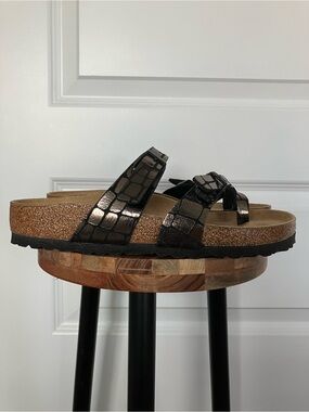 NEW Birkenstock Mayari Sandals Women EU 38 US 7-7.5 Black Gator Gleam 2026-521